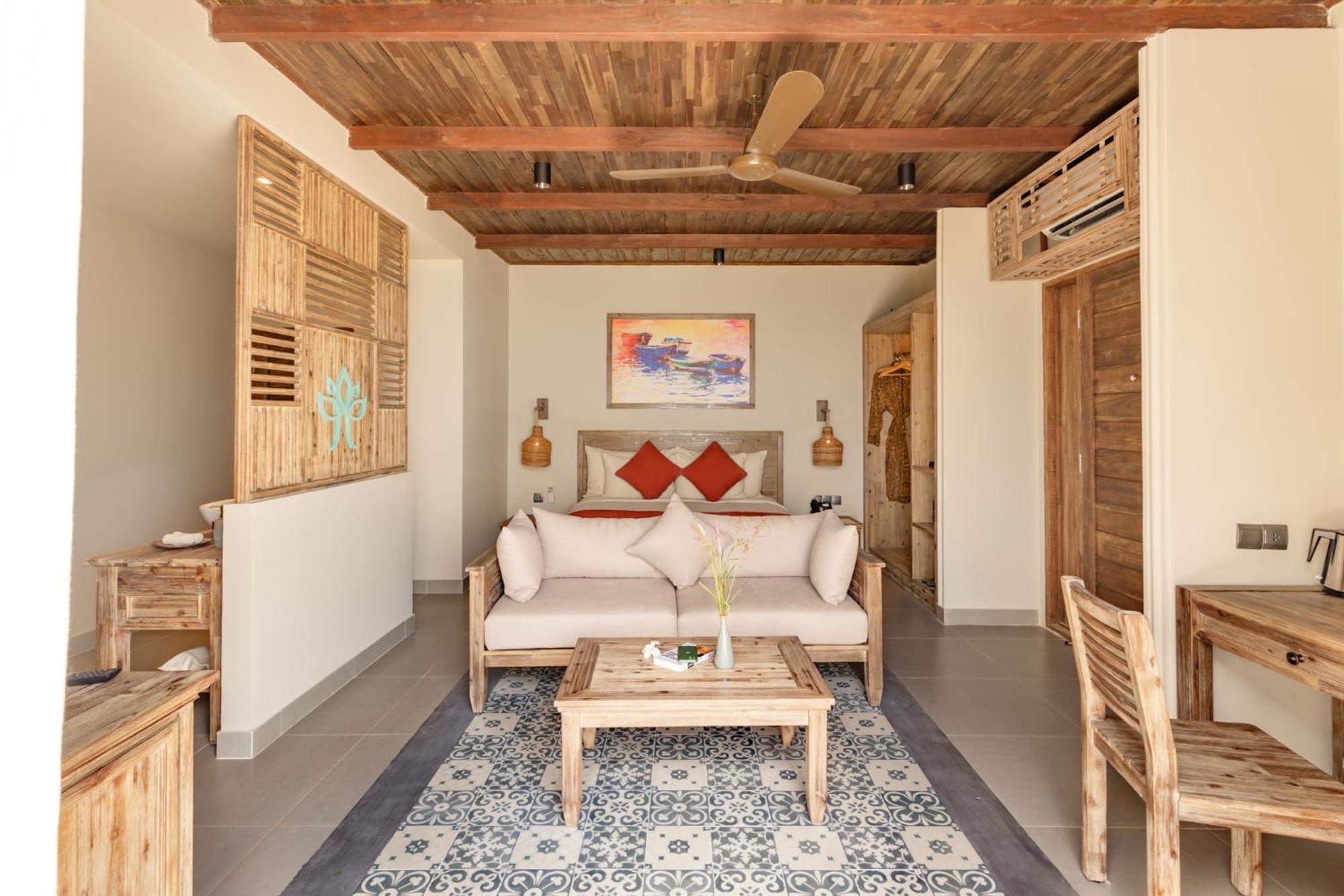 Crown Retreat Quy Nhon Resort Exterior photo