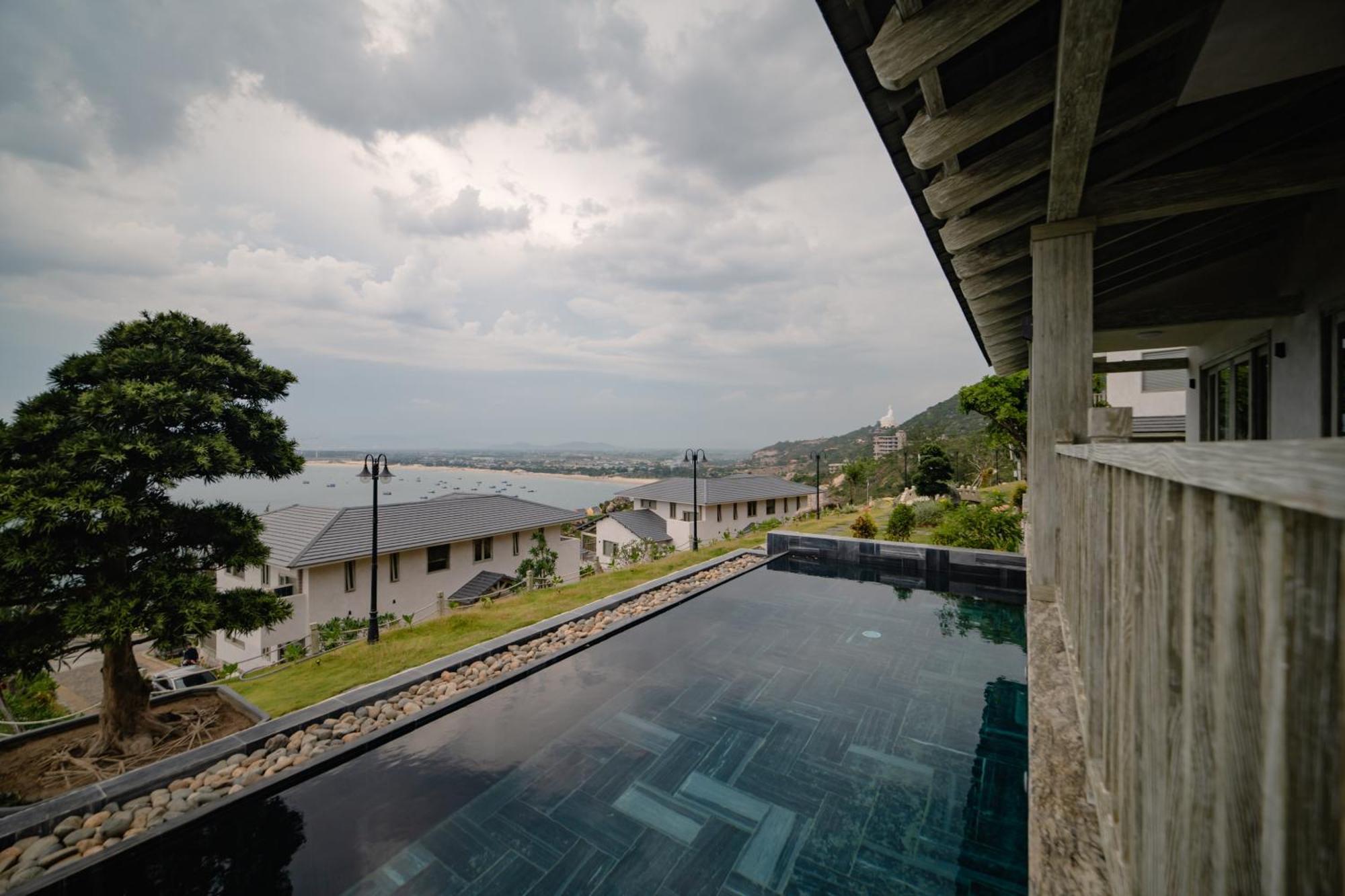 Crown Retreat Quy Nhon Resort Exterior photo